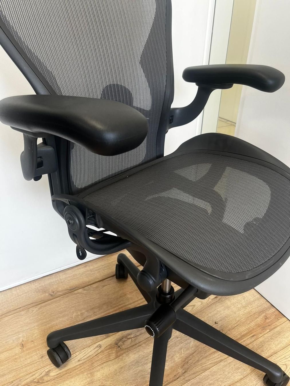 Herman Miller Sedie: Herman Miller Aeron Remastered Full Option – Usato da Purmerend venduto da Offeco 6