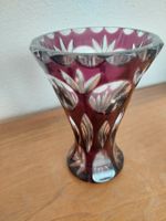 Antike Vase,, purpurrotes Überfamgglas geschliffen, Böhmen