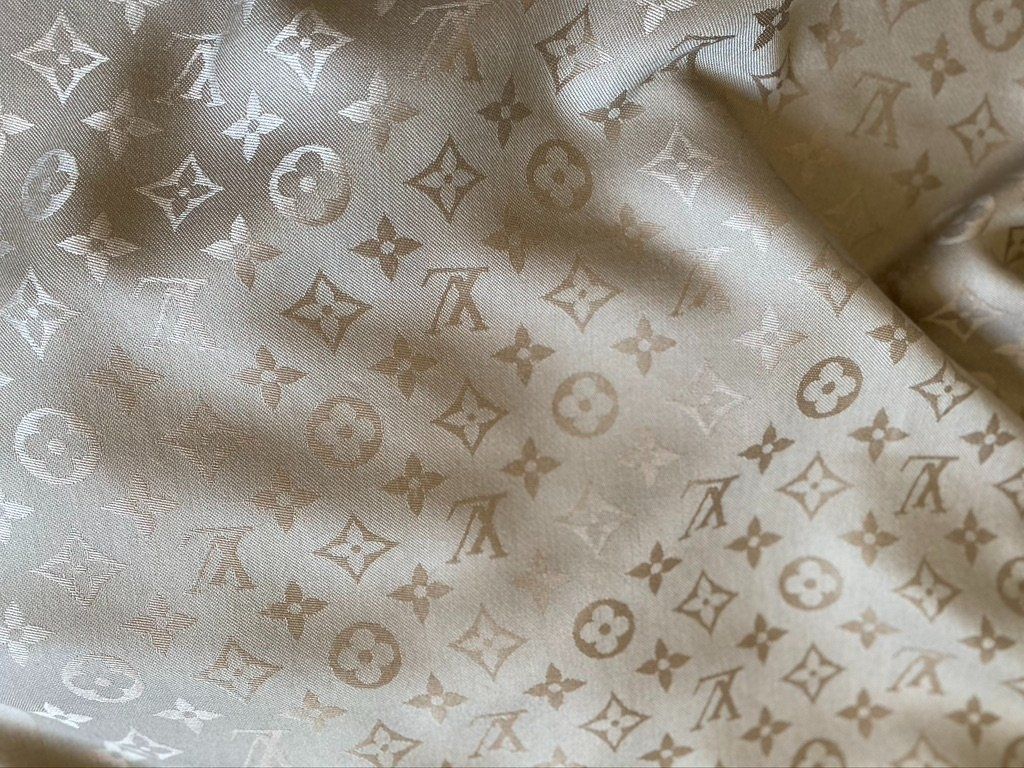 Louis Vuitton Foulard & Sciarpe: Louis Vuitton, Foulard – Usato da Zürich venduto da leo0105 5