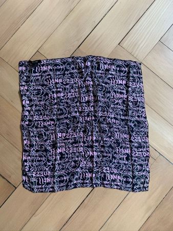 GUESS - Seide Foulard schwarz-rosa-weiss