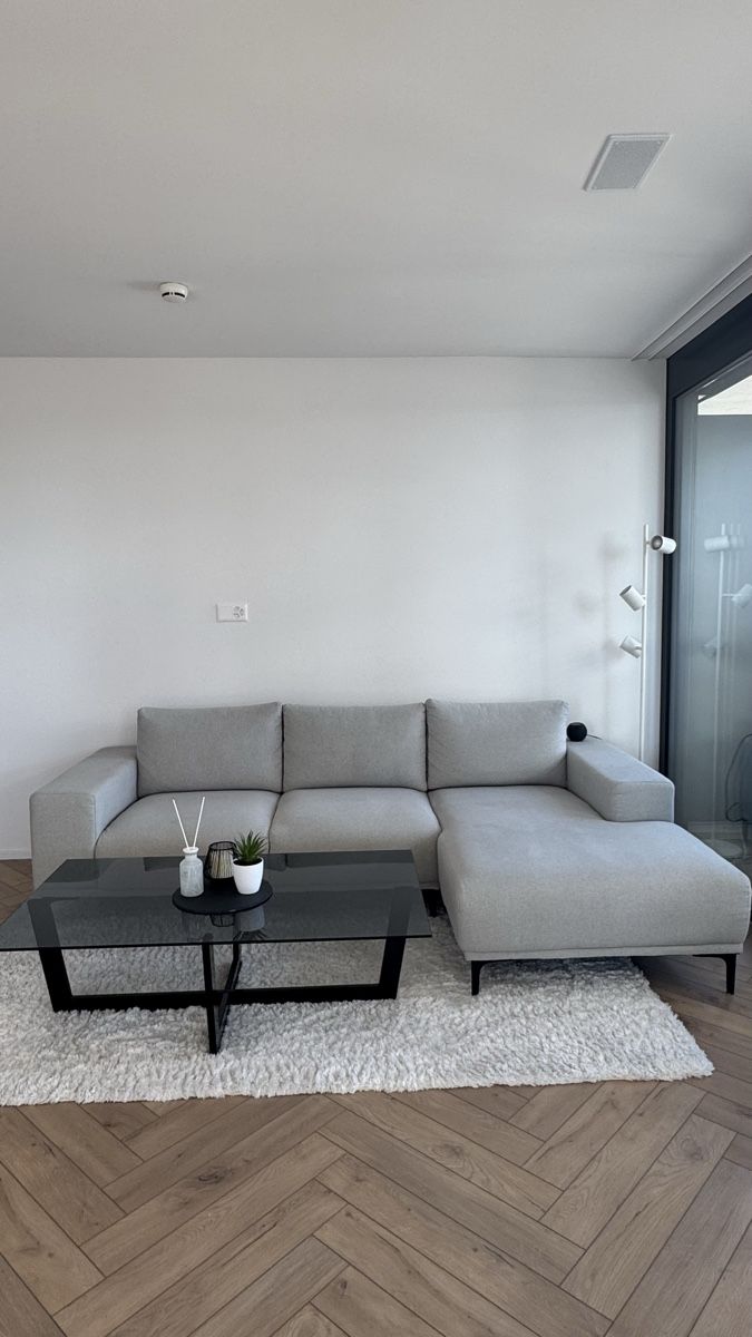 Sofas: Neuwertiges Ecksofa – stylisch & bequem – Gebraucht aus Dübendorf von mal_dn92
