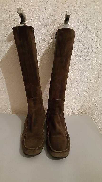 Chaussures femmes: Braune Wildlederstiefel Gr. 38 – D'occasion à Basel par kri_wd99 1