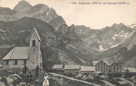 Meglisalp Wasserauen AI mit der Alpkapelle und den Gipfeln