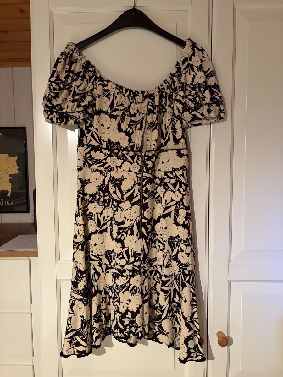 Dolce & Gabbana Kleider: D&G Floral Mini Dress – Gebraucht aus St.Josefen von lop_lh8d 2