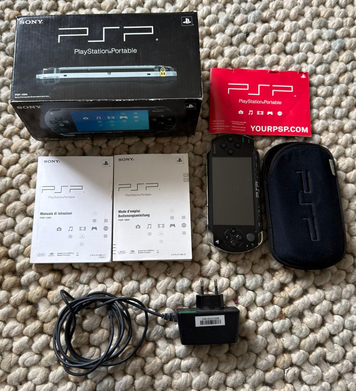 Sony Console: PSP 1004 gehackte Version mit 8 Games, Hülle, OVP, Netzteil – Usato da Dielsdorf venduto da Stefan1980