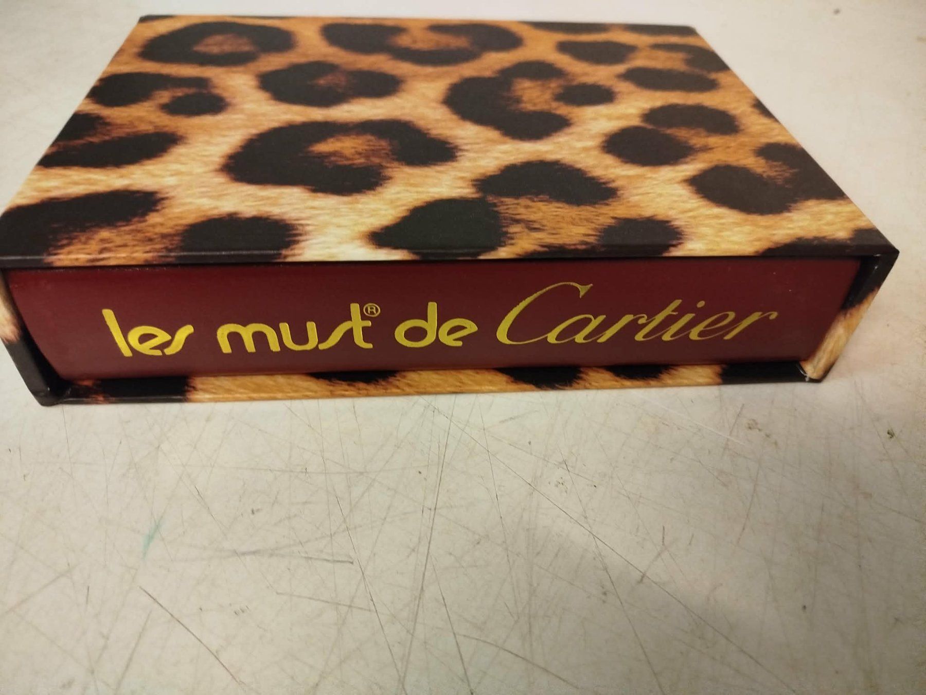 Libri: Livre Must de Cartier – Usato da La Chaux-de-Fonds venduto da Emmaus2300CDF 1