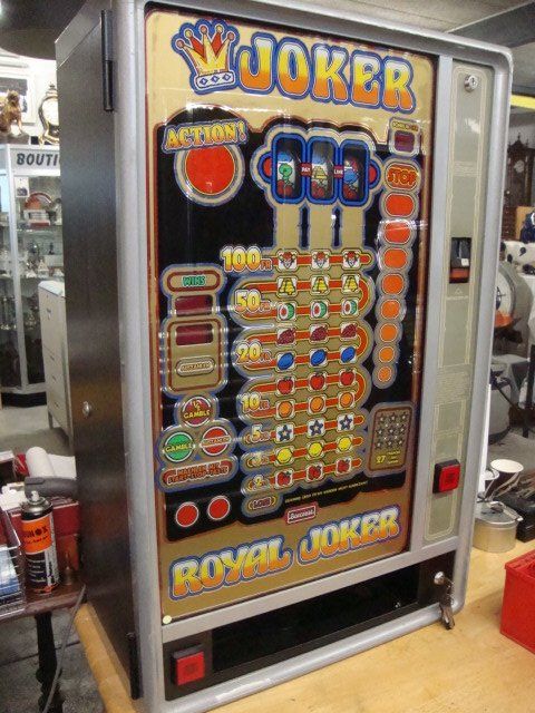 Slot Machine: Royal Joker 100 – Usato da Mollis venduto da Seestern