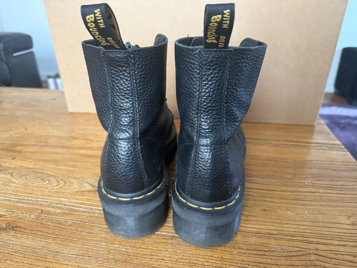 Dr. Martens Damenschuhe: Dr. Martens boots. Size 39. Little worn – Gebraucht aus Veyrier von EleMast 2