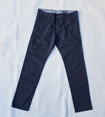 Neuwertig! Esprit Herrenhose Gr. 33/34 Dunkelblau