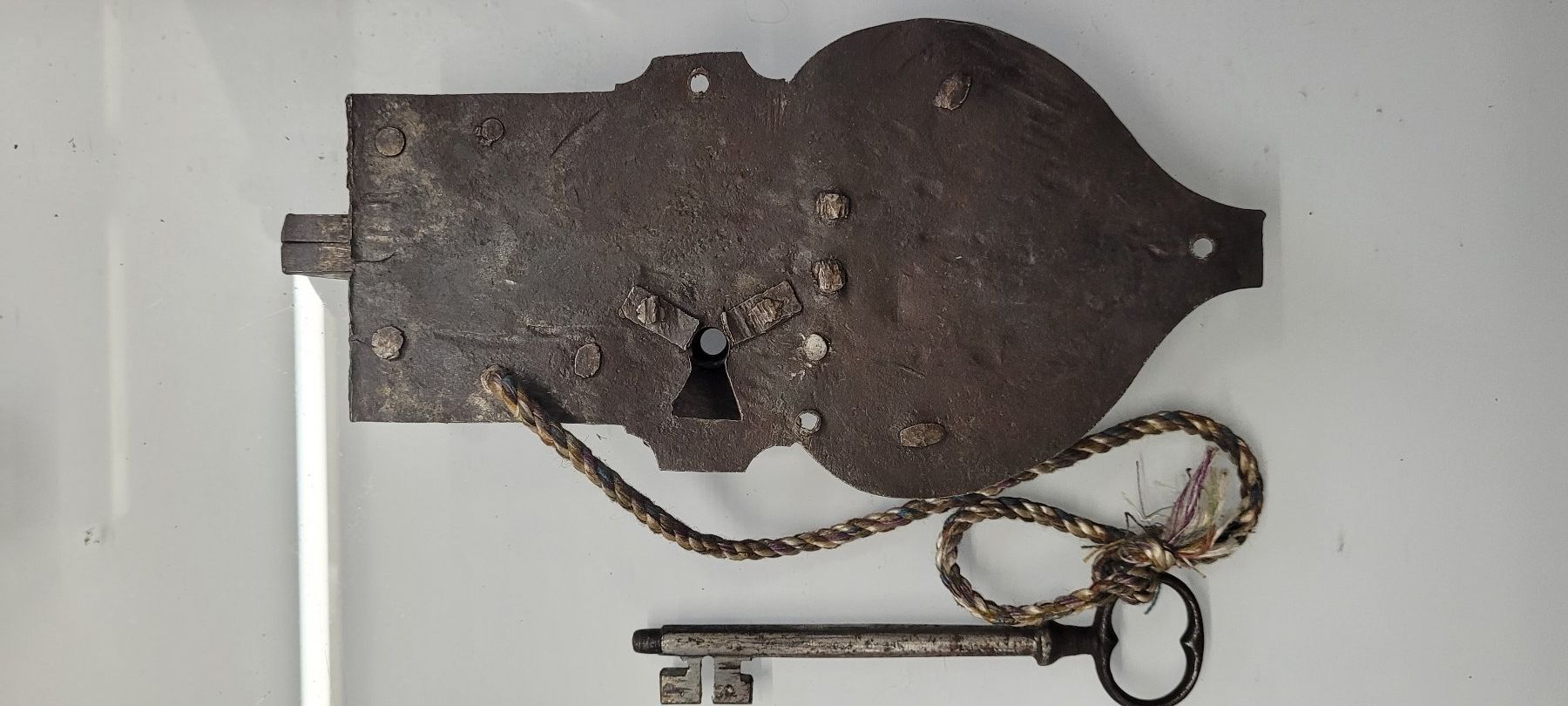 Lucchetti: Antikes Türschloss – Usato da Thun venduto da Nzybi 1