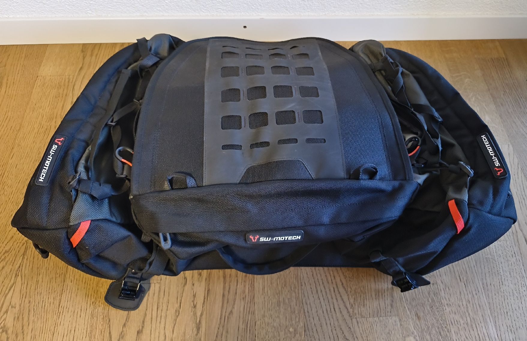 SW-Motech Taschen: SW-Motech PRO Cargobag Hecktasche, 50 Lt. – Gebraucht aus Konolfingen von S1000RR-Karin