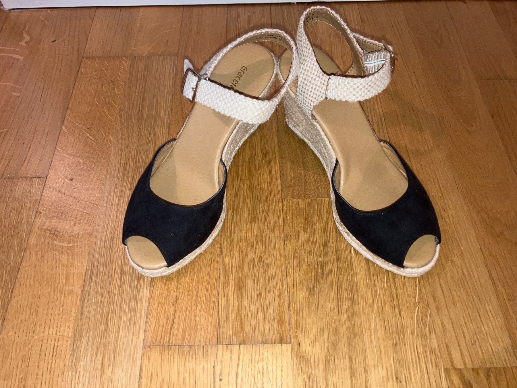 Scarpe da donna: Sommer-Damenschuhen, Grösse 36 – Usato da Zürich venduto da Dudu2020