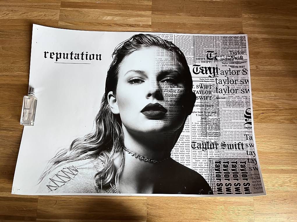 Foto & Immagini: 5 Taylor Swift Poster – Usato da Zürich venduto da lia_szs8