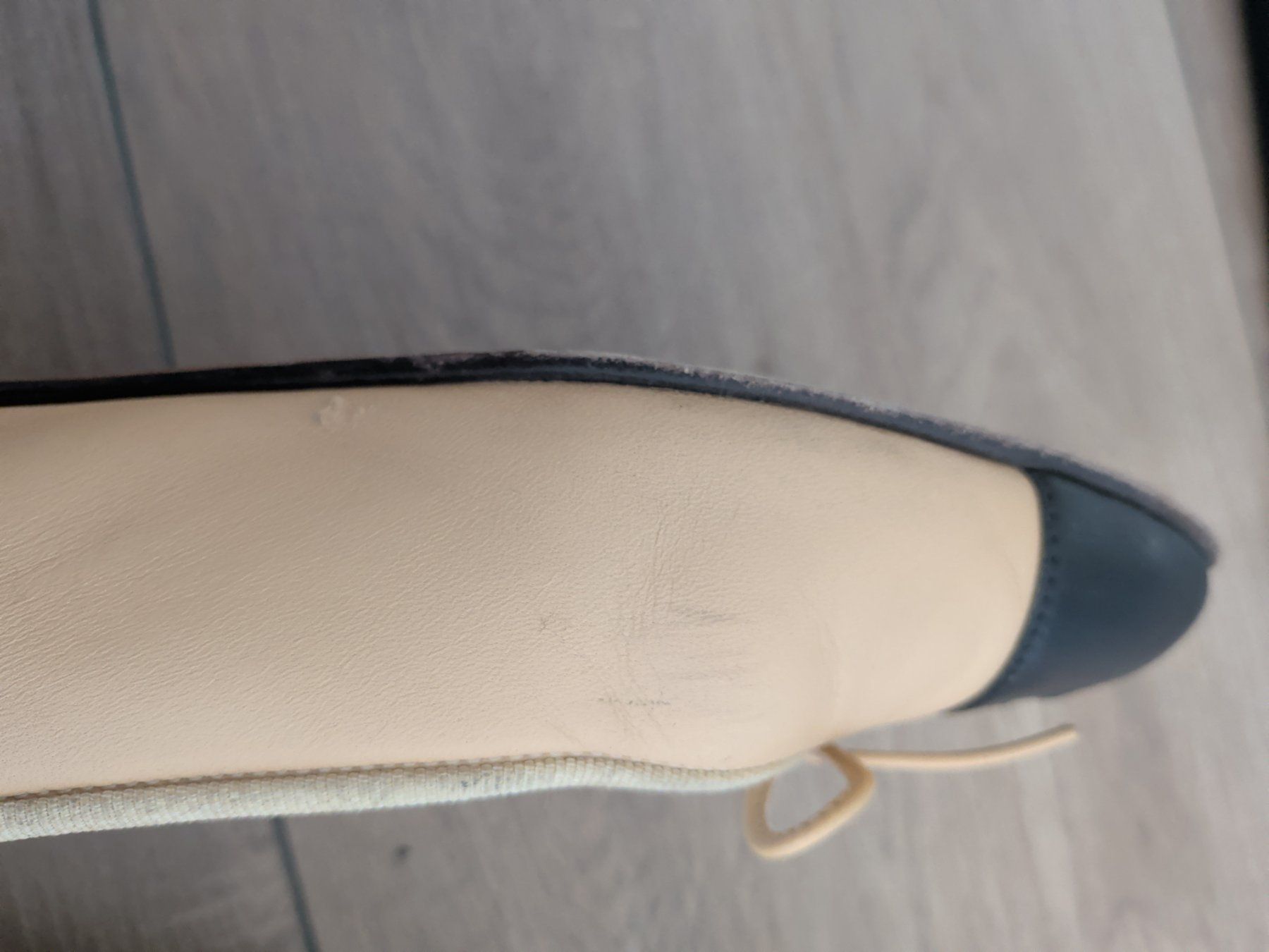 Chanel Scarpe da donna: Chanel Cambon Leather Ballet Flats – Usato da Morges venduto da dhi_y2qk 9