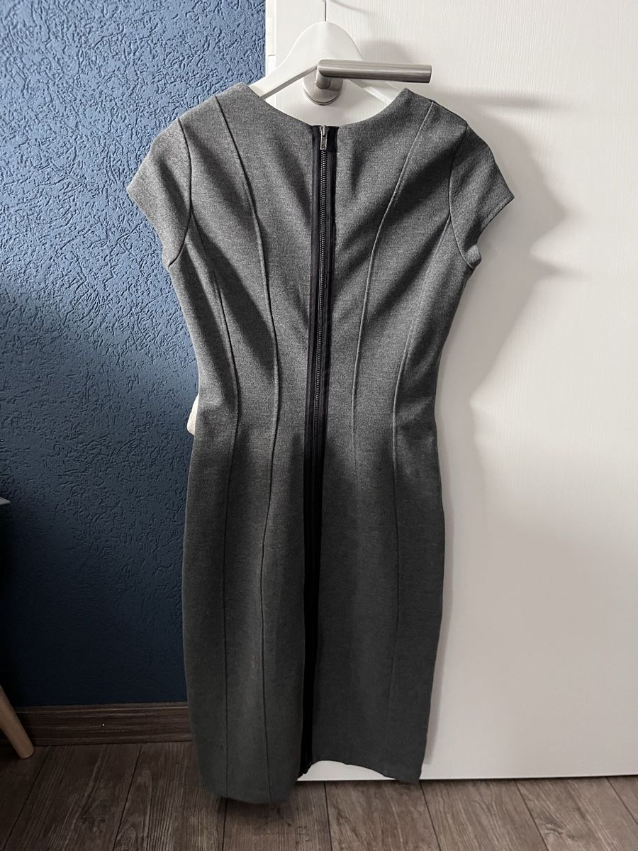 H&M Vestiti: Robe fourreau H&M grise, taille S – Usato da La Chaux-de-Fonds venduto da eli_9dy8 1