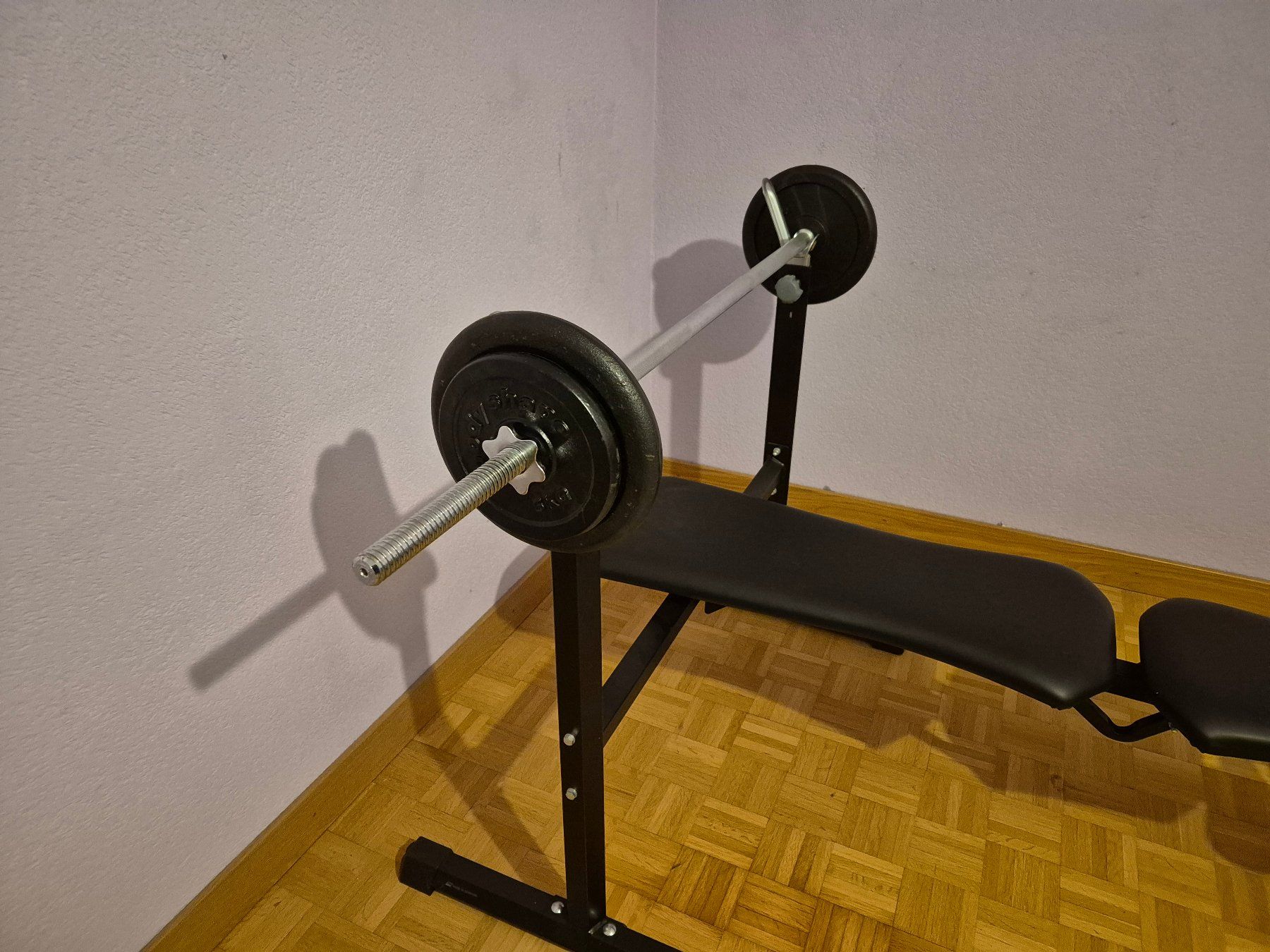 Manubri & Pesi: Hantelbank mit Beintrainer – Usato da Wangen an der Aare venduto da Mfl1 1