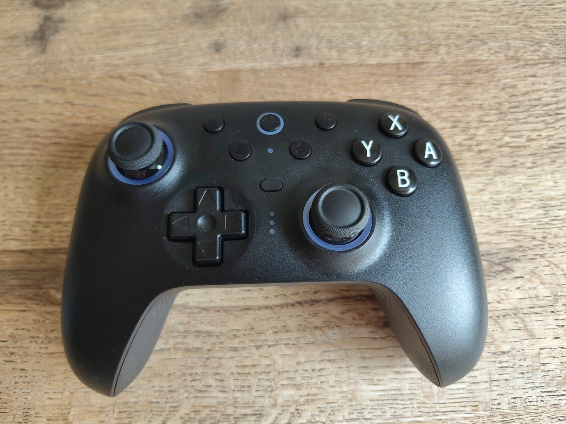 8BitDO Controller: 8bitdo Ultimate 2 Wireless Controller – Nuovo (secondo la descrizione) da Sursee venduto da shortfix3 1