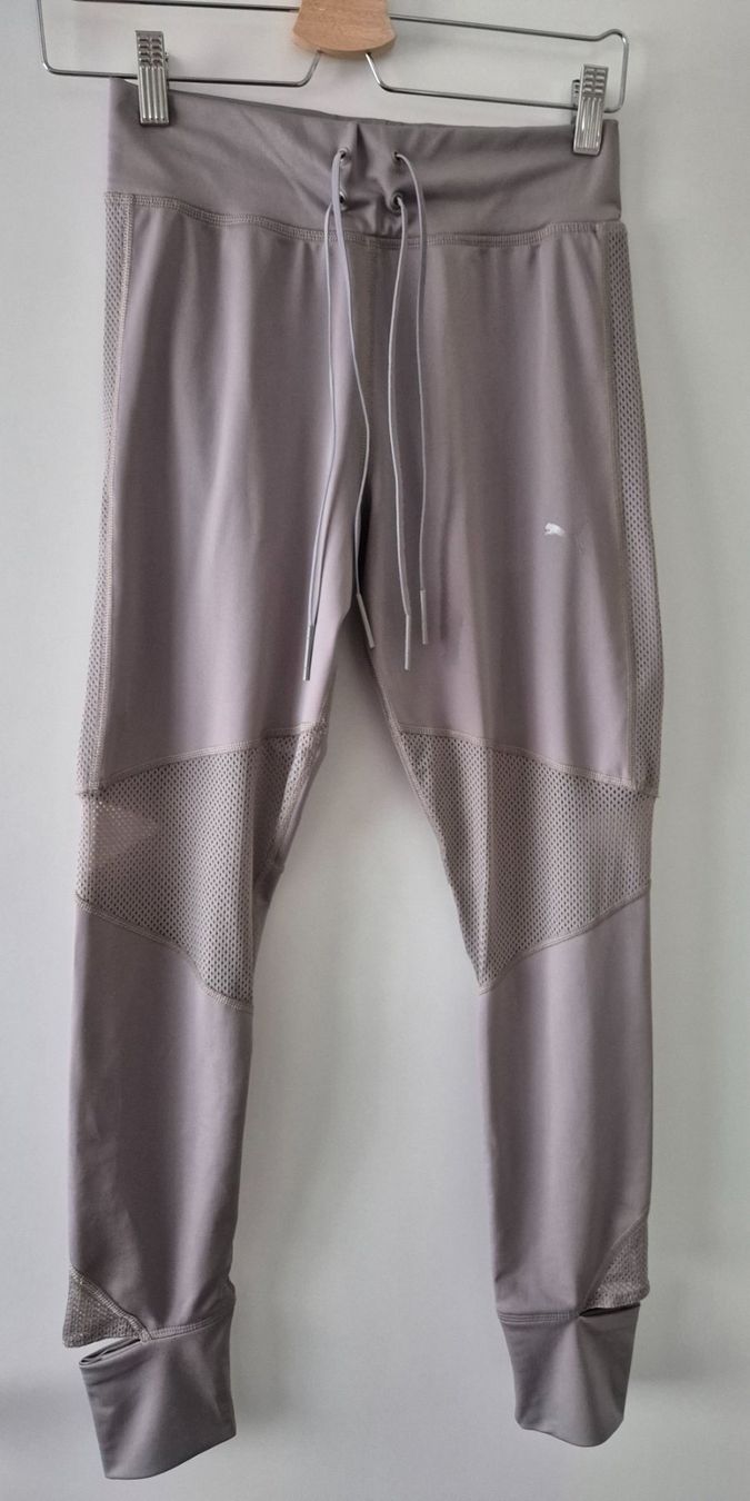 Puma Leggings: PUMA Leggins mit Cut-outs, Gr. 38 – Nuovo (secondo la descrizione) da Wolfwil venduto da s.ara_c