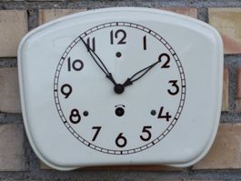 KÜCHENUHR  MIT PENDEL VINTAGE ANTIK