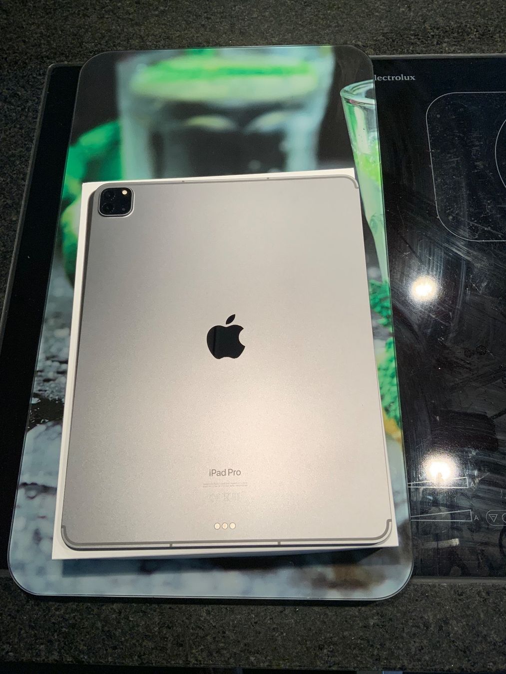 Apple Tablet PC: iPad Pro 12.9“ 6th Gen. 256GB Cellular+ APPLE CARE PLUS – Gebraucht aus Degersheim von  1