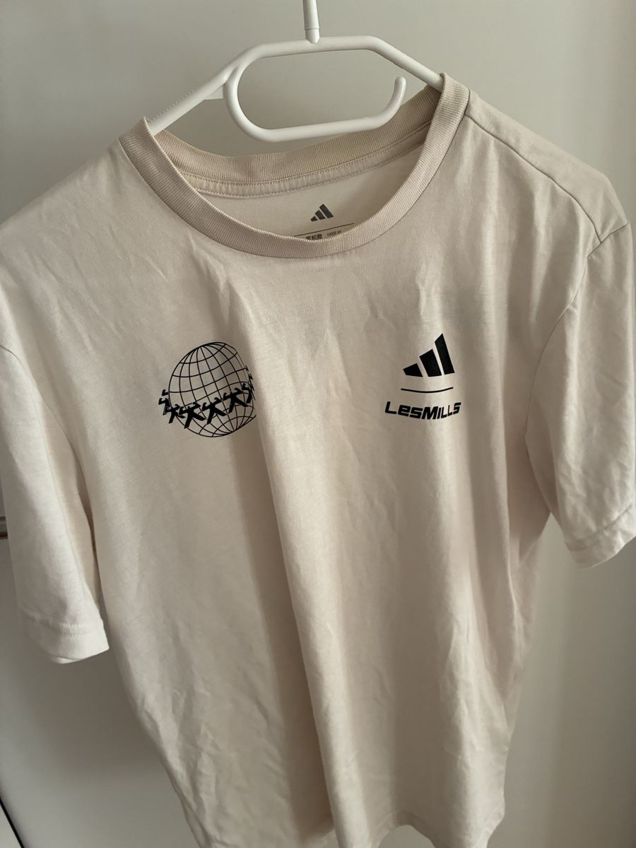 Adidas T-shirt: LesMills x Adidas – Usato da Bassersdorf venduto da secondhand_clothing