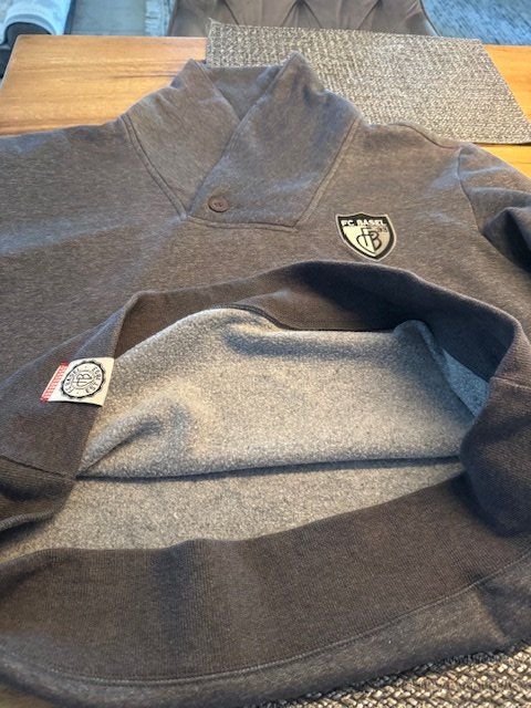 Maglioni & Felpe: Neu Fc Basel Fleece Pullover XL – Nuovo (secondo la descrizione) da Büsserach venduto da Hot_Shots 2