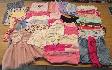 Kleider Paket Mädchen 3, 40 Teile, Sommer, Grösse 74