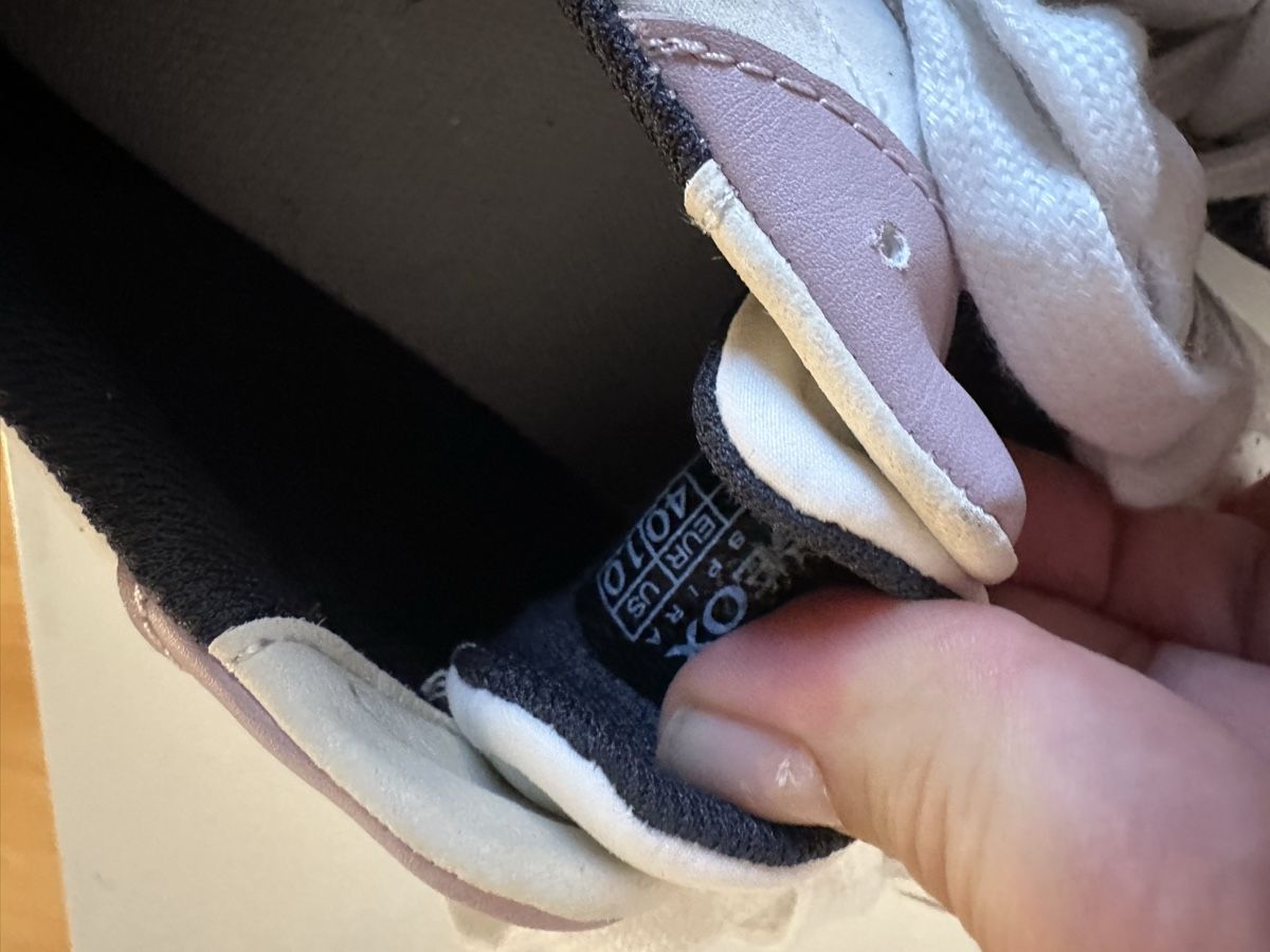Geox Scarpe da donna: Geox sneaker 2 Paar, neuwertig – Usato da Männedorf venduto da Ewallstreet 6