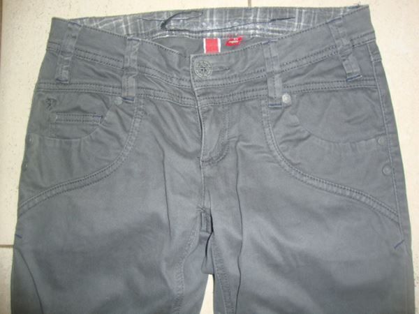Esprit Pantaloni: ESPRIT HOSE GR.32 NEUWERTIG – Usato da Rotkreuz venduto da Samballi 1
