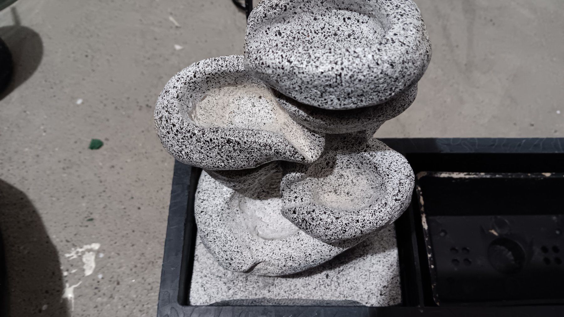 Stagni & Fontane ornamentali: Zimmerbrunnen mit Pflanzenteil – Usato da Dietikon venduto da Rabia 4