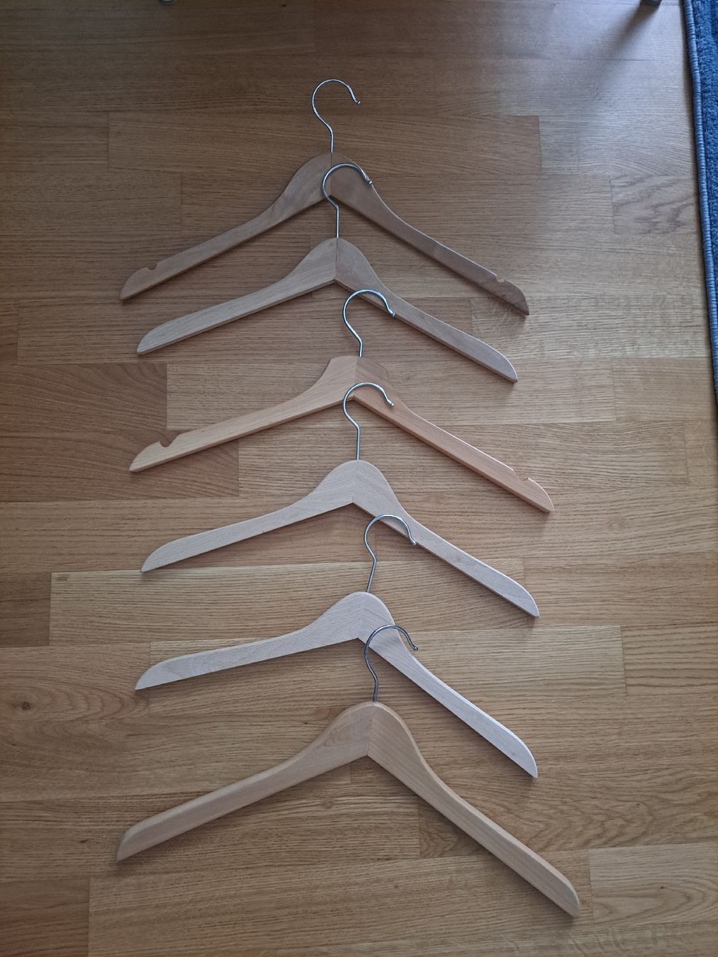 Appendiabiti: Kleiderbügel Holz 6 Stück – Usato da Winterthur venduto da coo_xht6