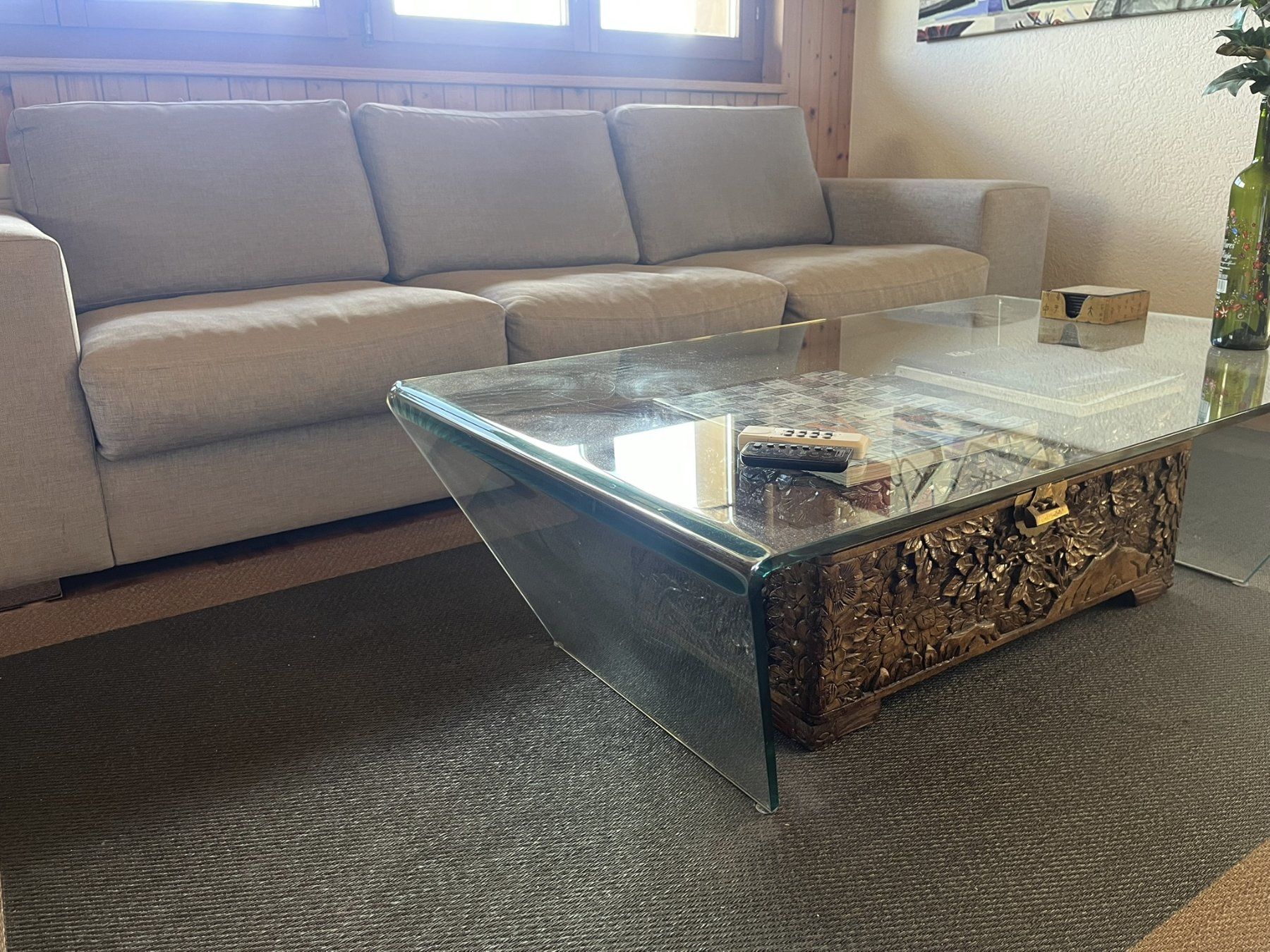 Sofas: Sofa/Glas-Tisch/Truhe/Teppich – Gebraucht aus Zug von per_wk7d 1