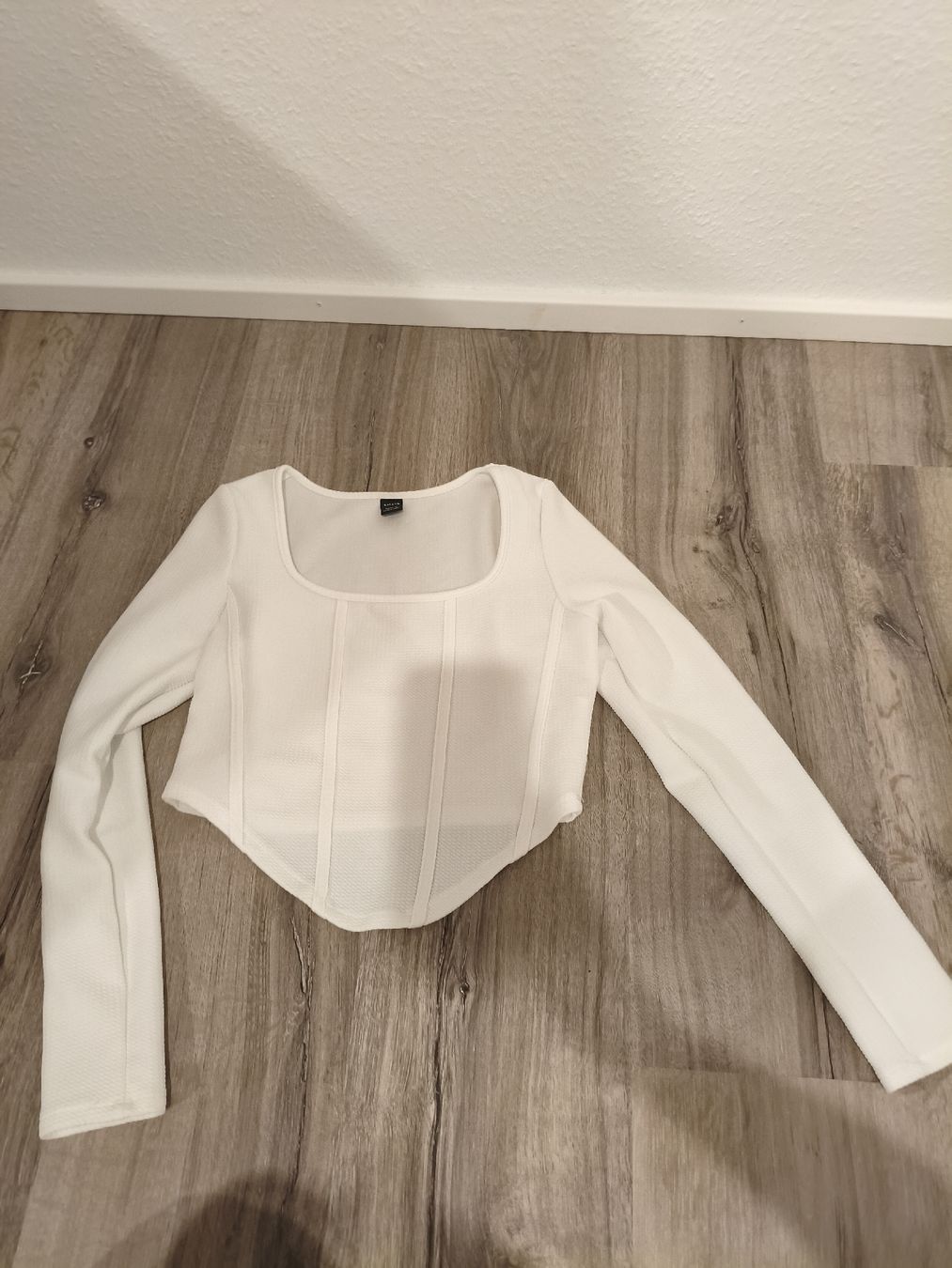 Shein T-shirt: Shein taglia M maglia elegante  – Usato da Bioggio venduto da OresteIronix