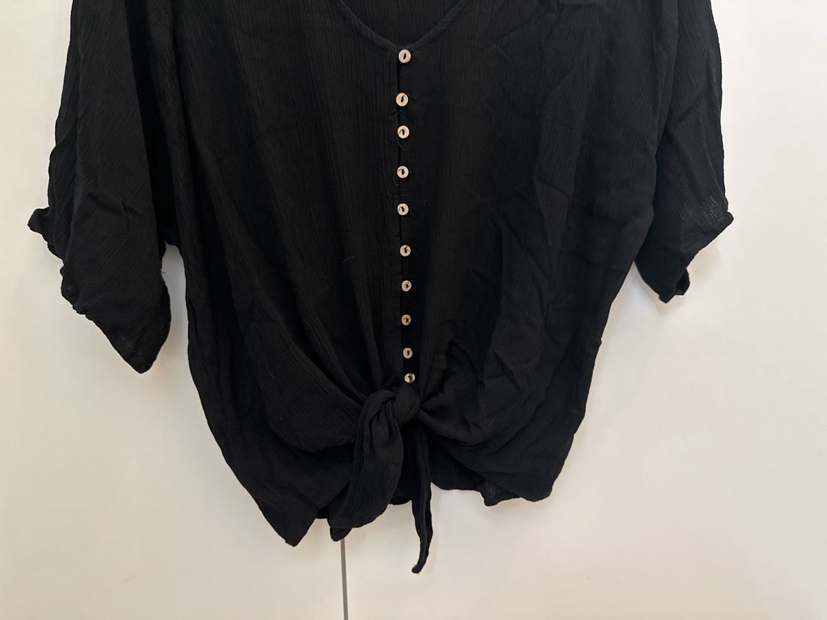 Blusen: Schwarze Bluse, Gr. L – Gebraucht aus Buus von 2019dp 3