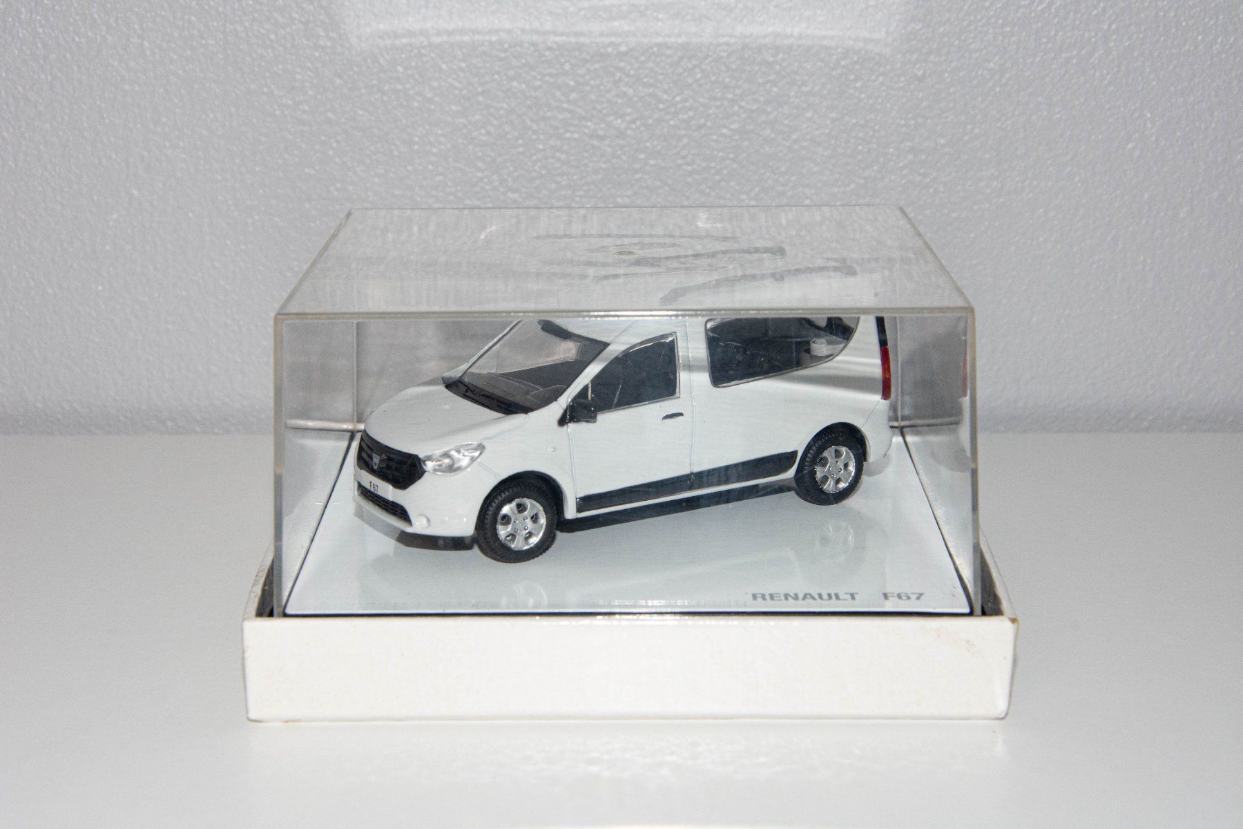 Dacia Modellini d'auto: Dacia Dokker (1/43) – Usato da Genève venduto da auto_miniatures 2