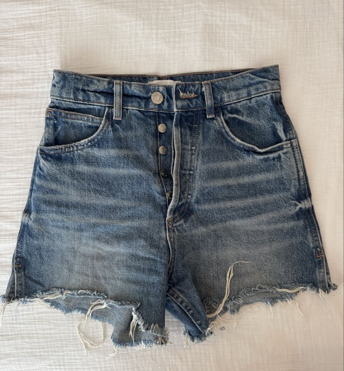 Zara Jeans: Jeans Shorts Zara Gr.34 – Usato da Aarau venduto da beckywhite