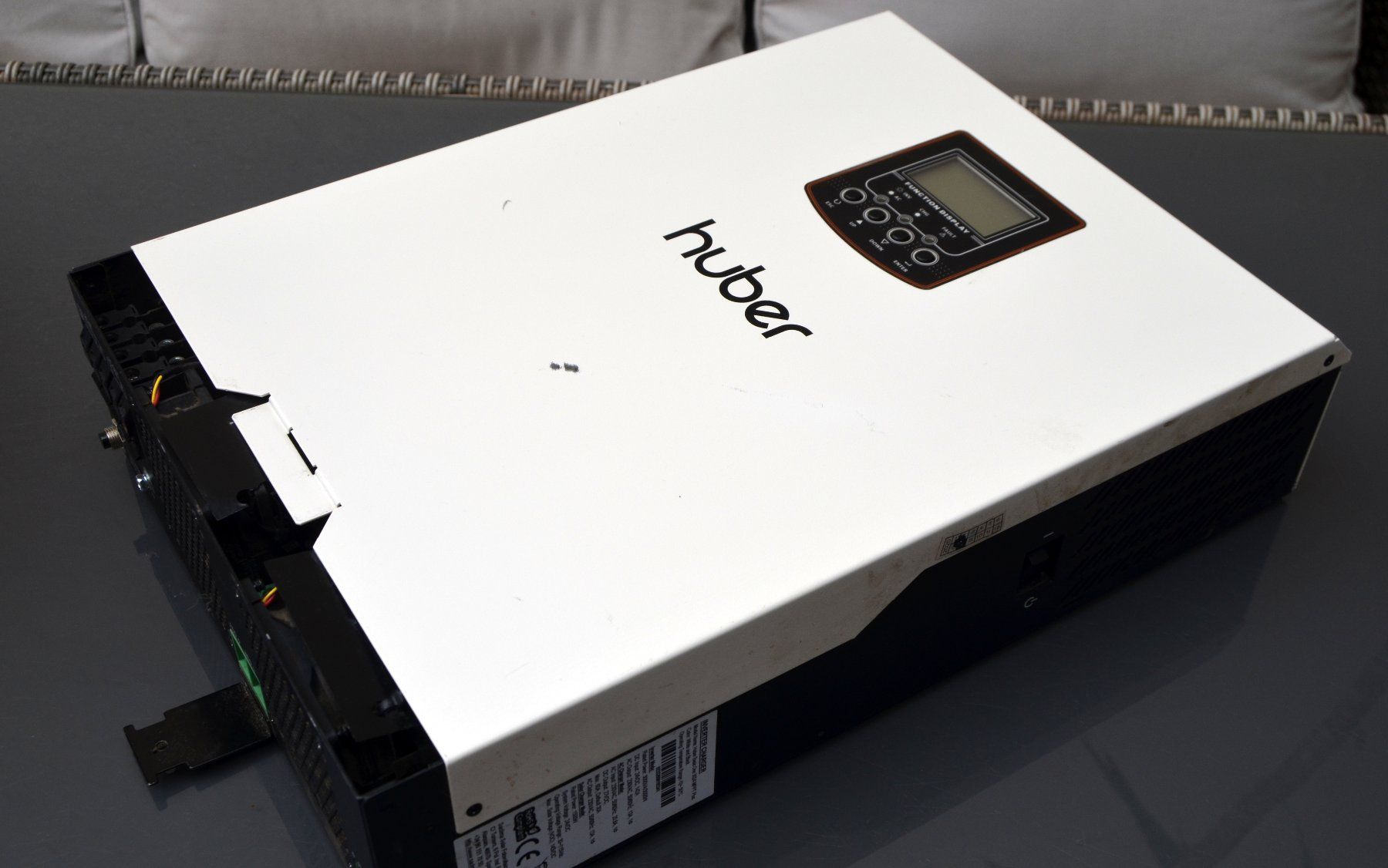 Inverter: Huber Basic One 3024 MPPT Plus Hybrid Solar Inverter – Usato da Collonges venduto da arashee 3