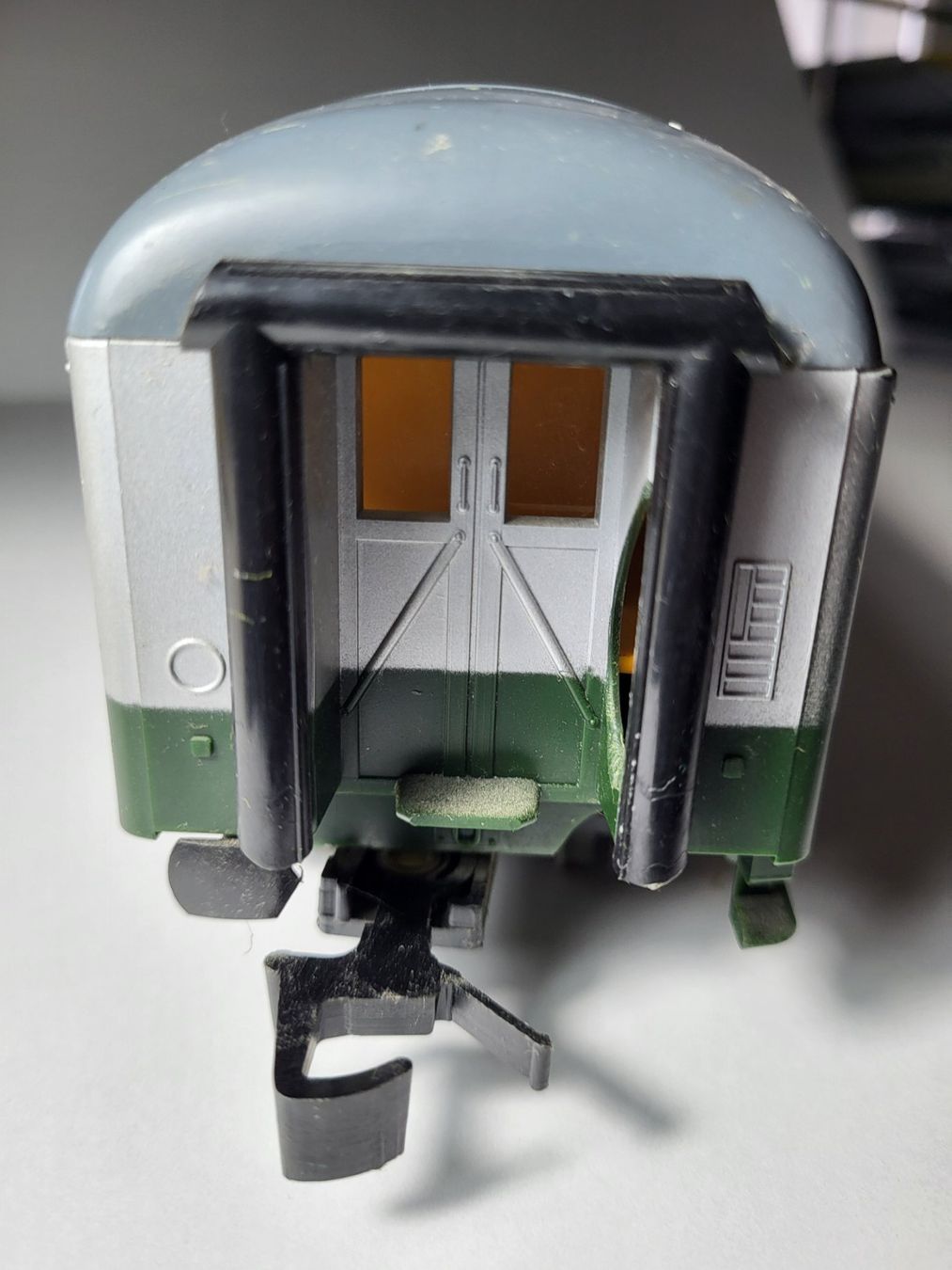 Lima Modelleisenbahnen: Schnellzugwagen SNCF – Defekt aus Untersiggenthal von Schatzo 3