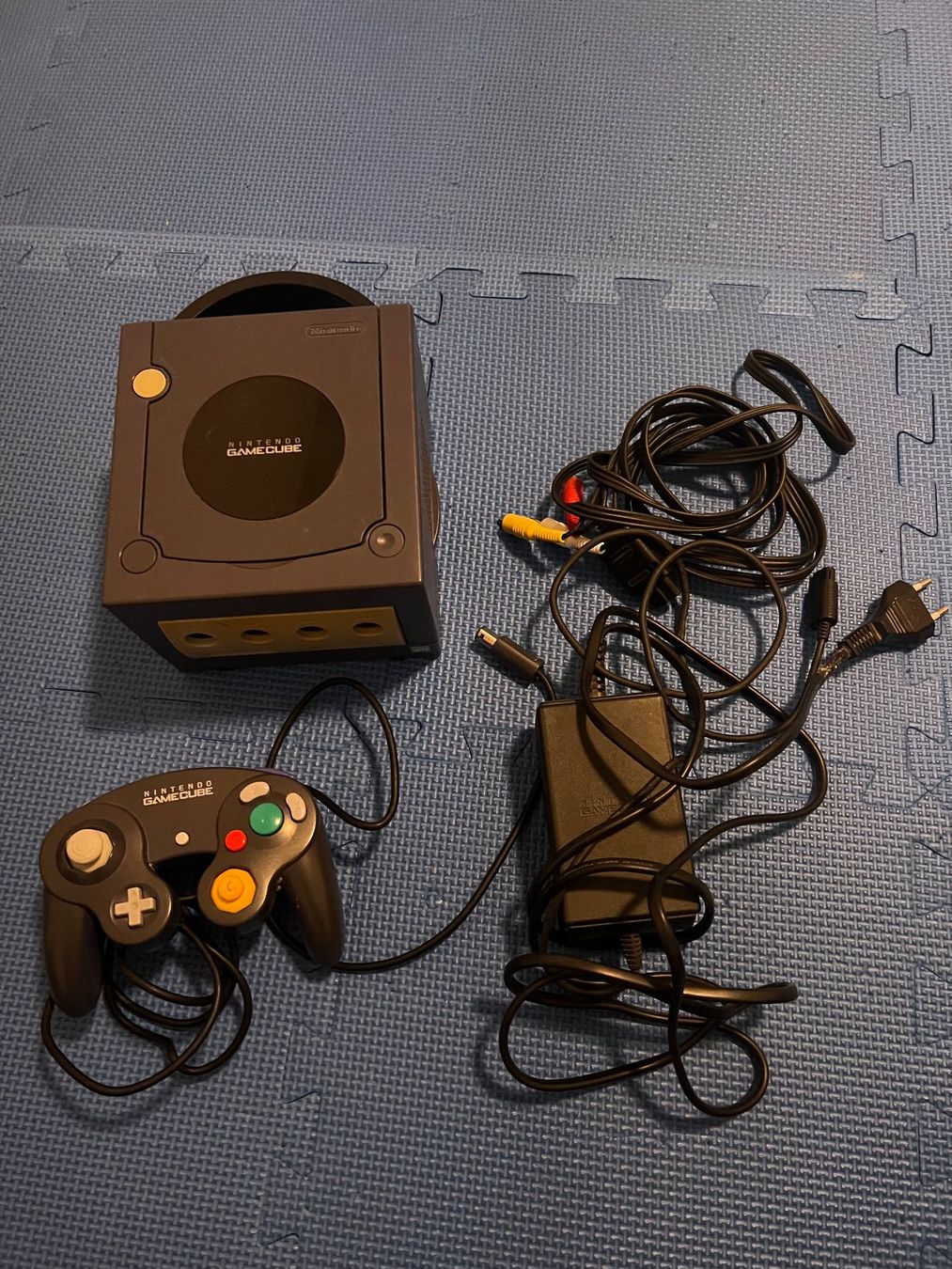 Nintendo Console: Nintendo GameCube Konsole Violett inkl. Controller – Usato da Gossau SG venduto da schlitzerdemon
