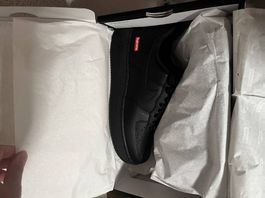 Supreme Air Force 1 low