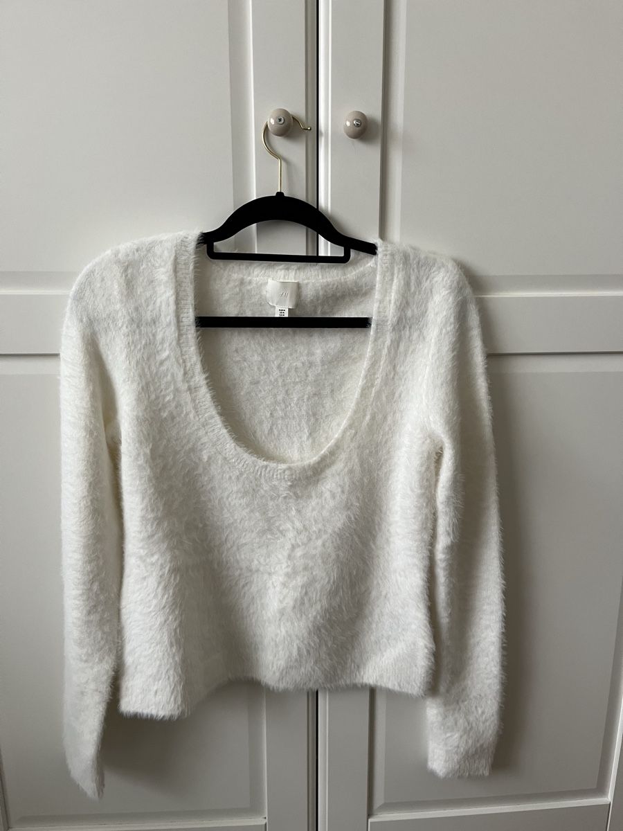 H&M Pullover & Sweatshirts: Weicher Pullover – Neu (gemäss Beschreibung) aus Allschwil von eyl_bb8q 3