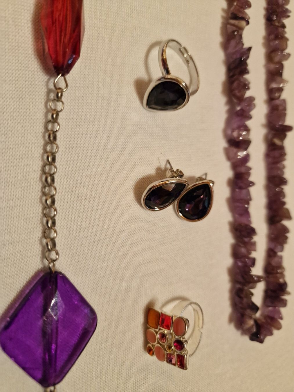 Sonstiger Schmuck: Modeschmuck  -  Konvolut  -  anschauen! – Gebraucht aus Röthenbach i. E. von Heureka5 7