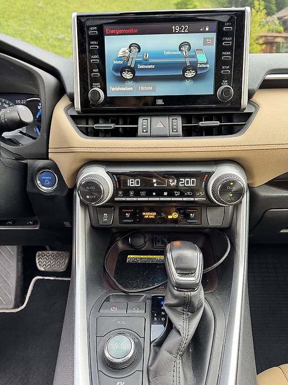 Automobili: TOYOTA RAV-4 2.5 HEV Premium – Usato da Saanen venduto da Ronnie2313 3
