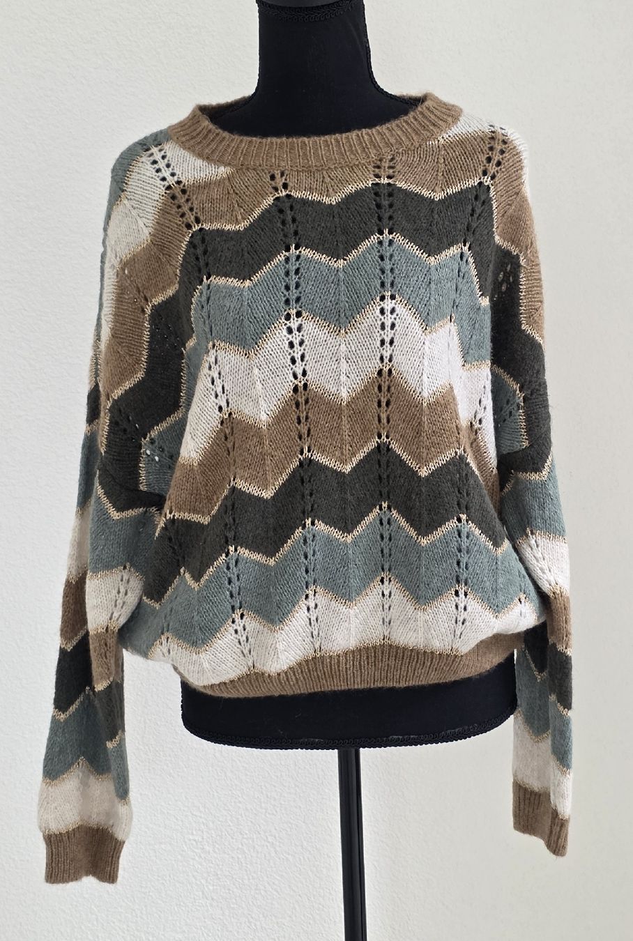 Maglioni & Felpe: Pullover im Zickzack-Design, Gr. M/L, warm & chic  – Nuovo (secondo la descrizione) da Rheinsulz venduto da Gilea 1