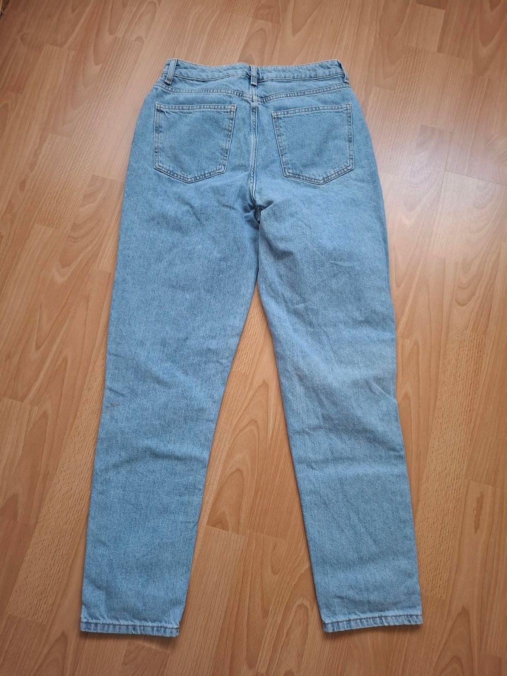 Pantaloni: jeans à trous fille – Usato da Porrentruy venduto da Piquetix 1