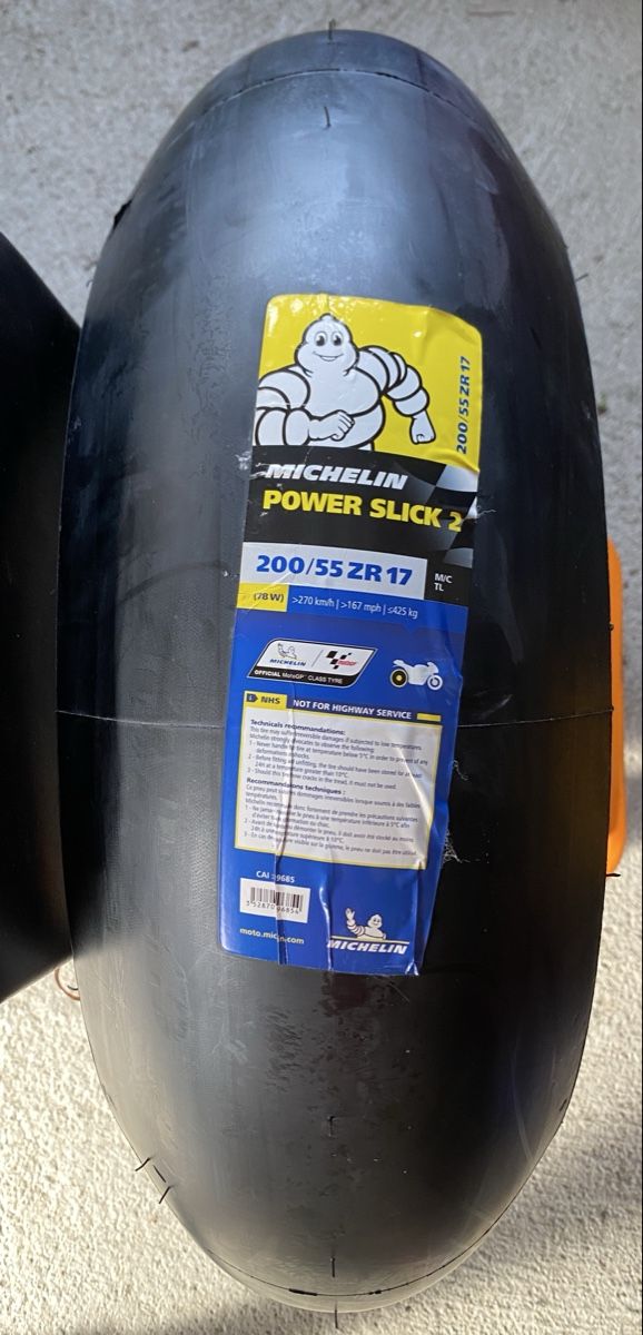 Pneumatici & Ruote complete: Michelin PowerSlick 2 200/55 ZR17 arrière – Nuovo (secondo la descrizione) da Bevaix venduto da Aschnei1