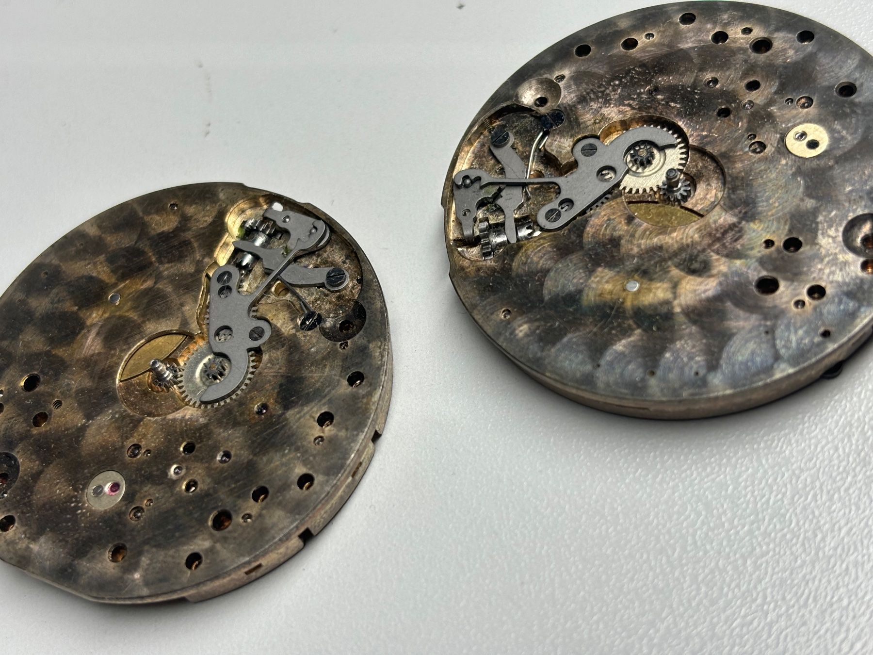 Mido Orologi: 2 seltene Mido Uhrenwerke Vintage – Usato da Oberdorf BL venduto da piano29mar 2