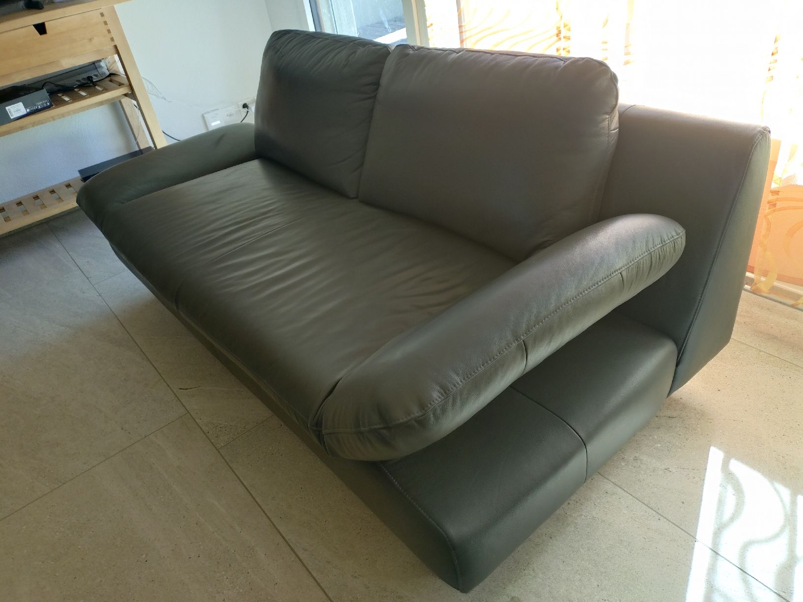 Conforama Sofas: Kunstleder Sofa Schwarz  – Neu (gemäss Beschreibung) aus Thun von FabiosSales 2