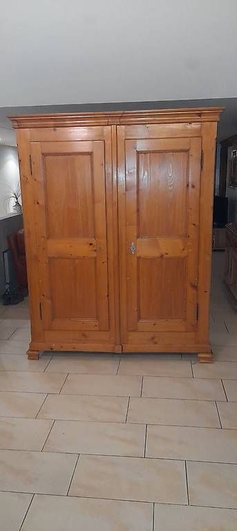 Armadi: Armoire Fribourgeoise – Usato da Sorens venduto da nda_dr2f