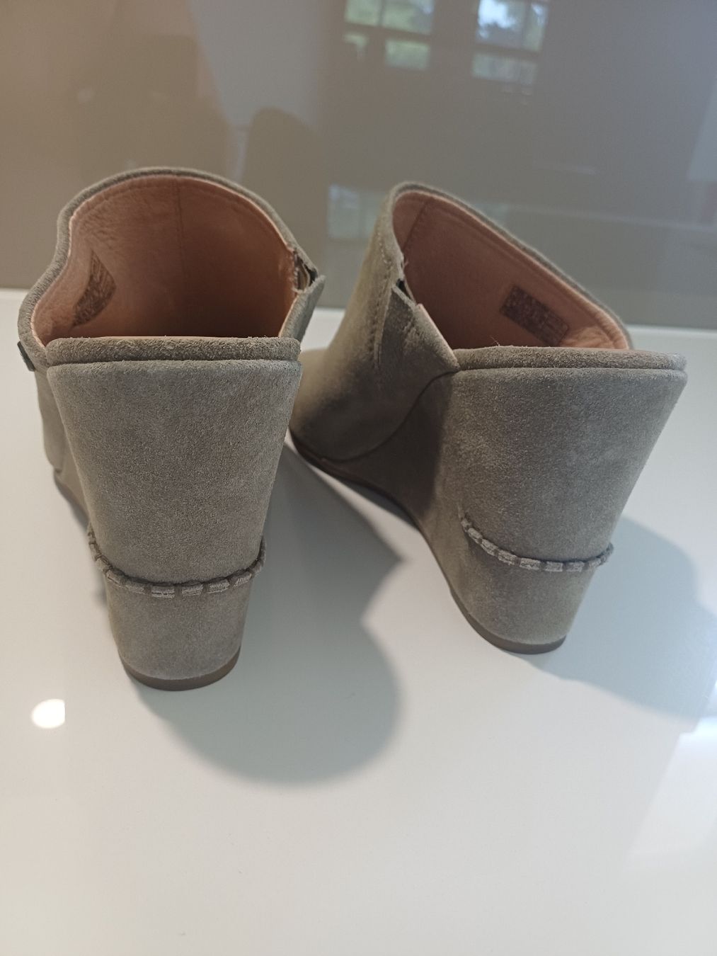 Ugg Scarpe da donna: tolle, 1x getragene UGG Keilsandalen – Nuovo (secondo la descrizione) da Goldach venduto da Requiliz 1